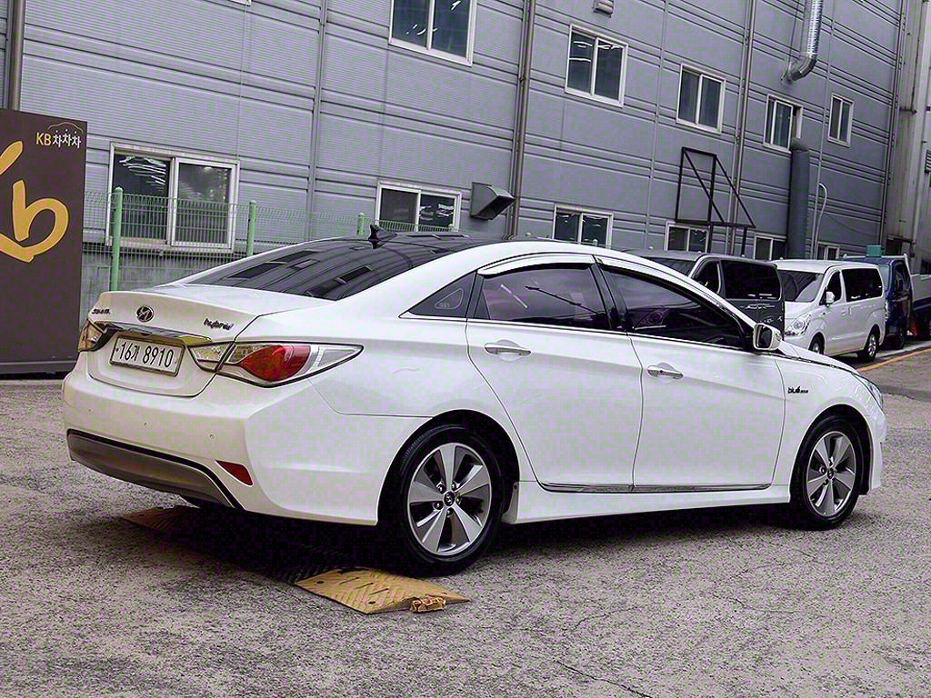 HYUNDAI Sonata - Vista 7