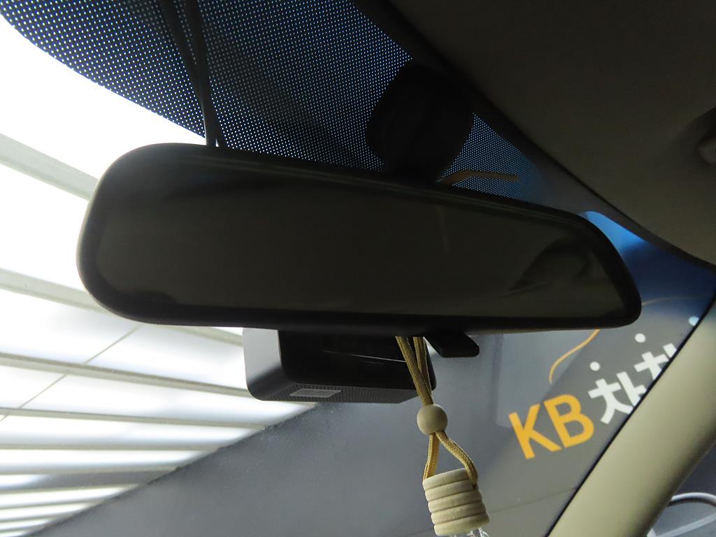 HYUNDAI Avante - Vista 11