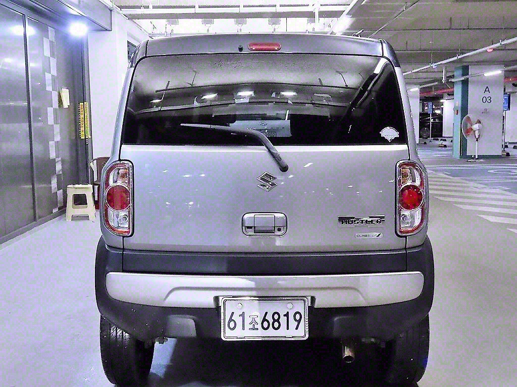 Suzuki Hustler - Vista 5