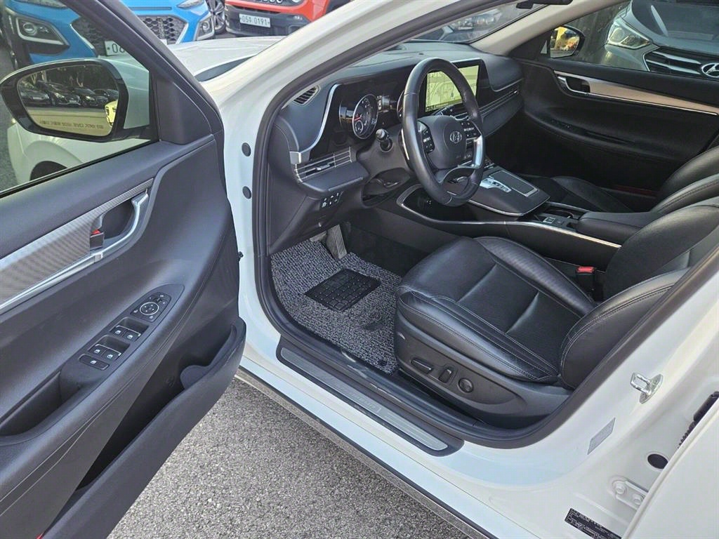 HYUNDAI Grandeur - Vista 7