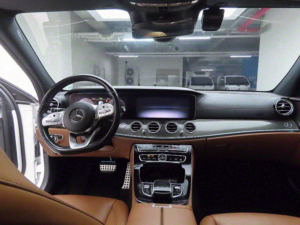 Mercedes Benz E class - Vista 7