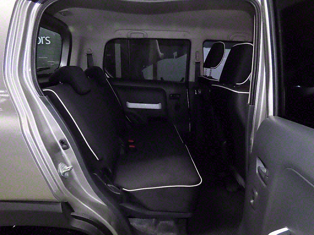 Suzuki Hustler - Vista 7