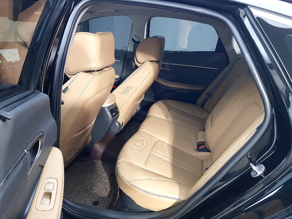 HYUNDAI Sonata - Vista 9