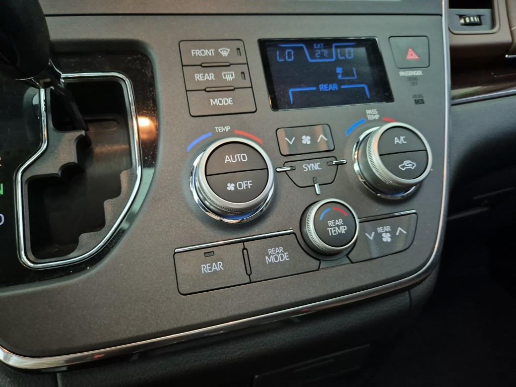 Toyota Siena - Vista 10