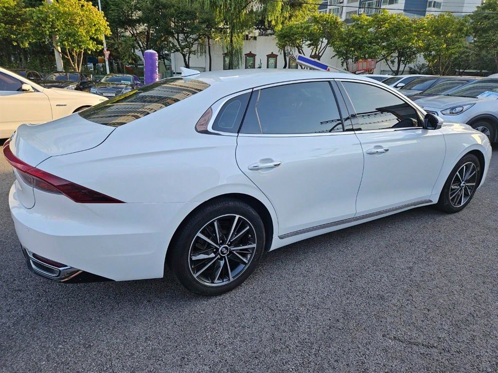 HYUNDAI Grandeur - Vista 6