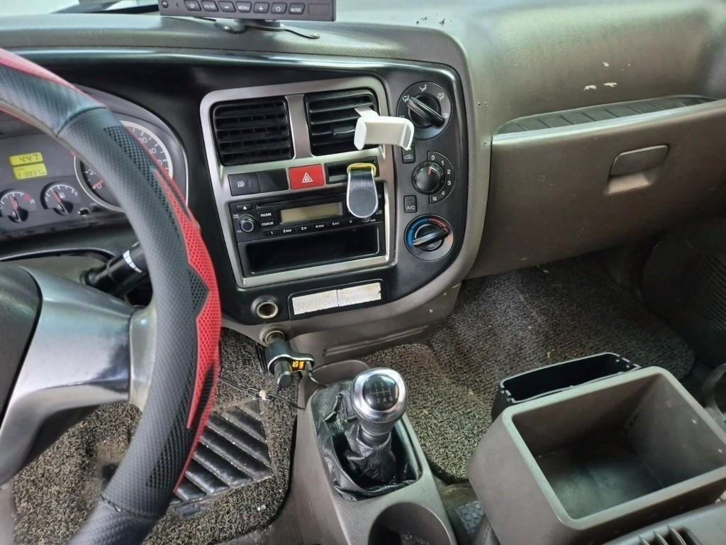 Small Truck Normal Box(Low Deck) - Vista 9