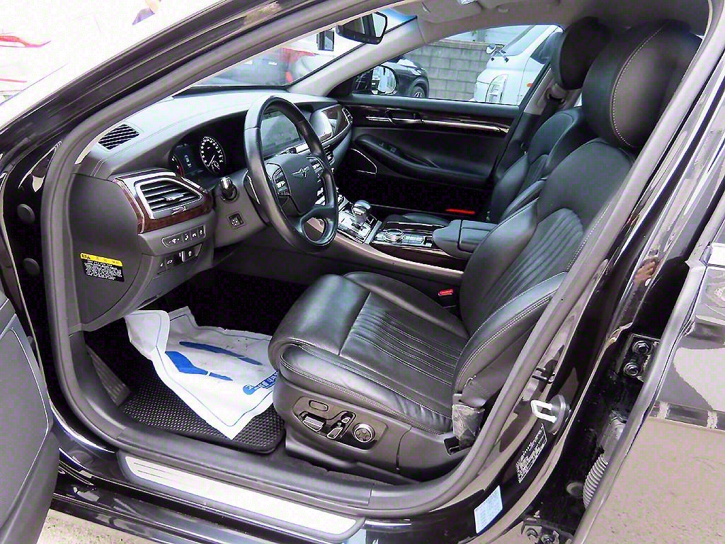 Genesis EQ900 - Vista 5