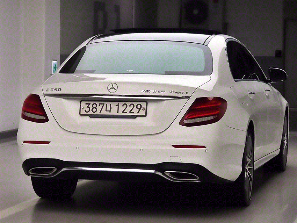 Mercedes Benz E class - Vista 4