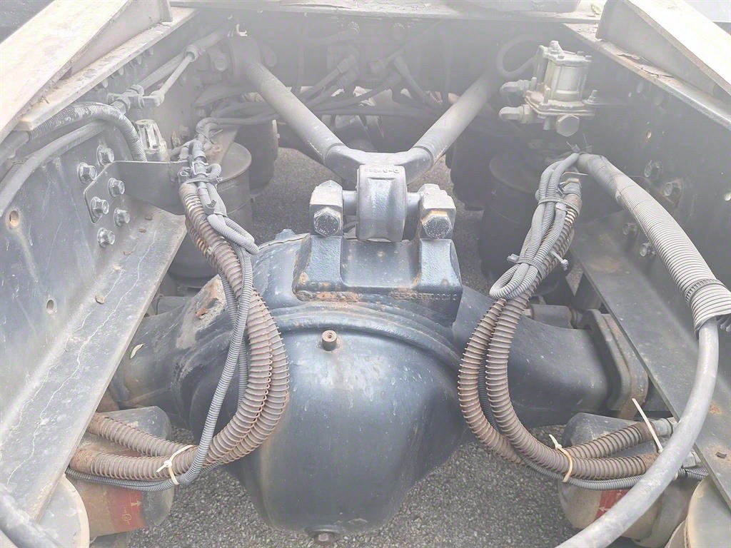 medium and large cargo tractor - Vista 8