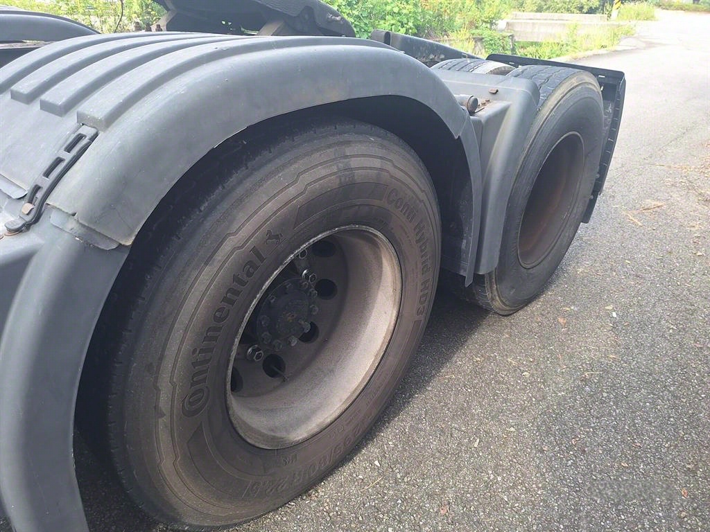 medium and large cargo tractor - Vista 9