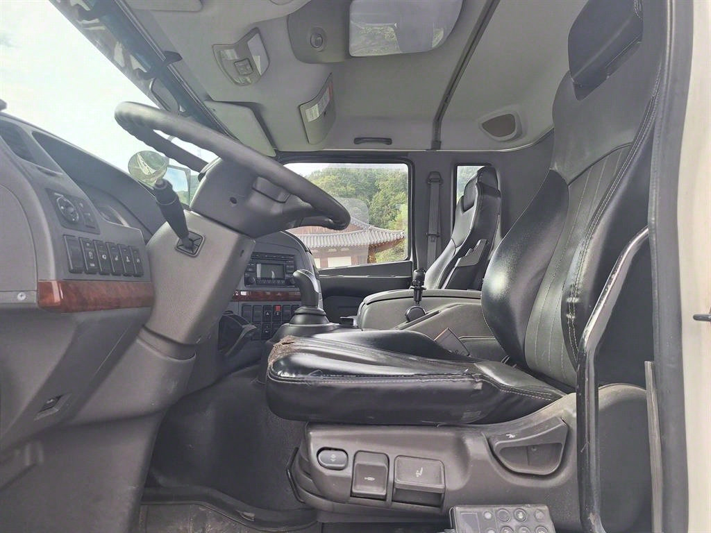 medium and large cargo tractor - Vista 11