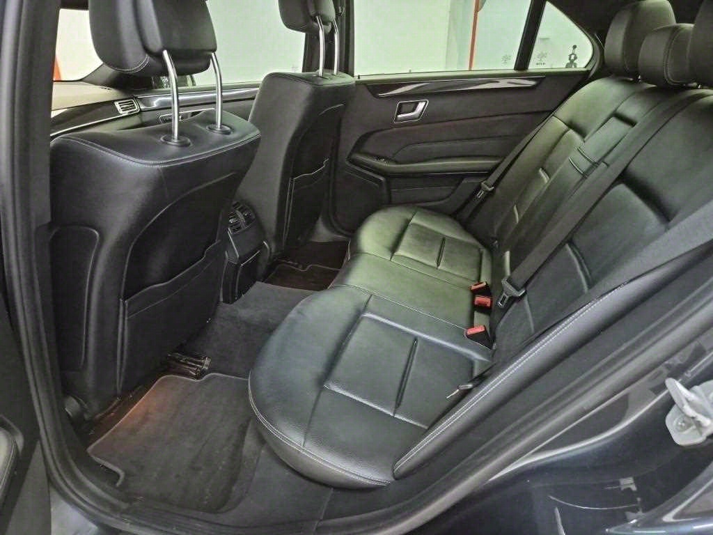 Mercedes Benz E class - Vista 12