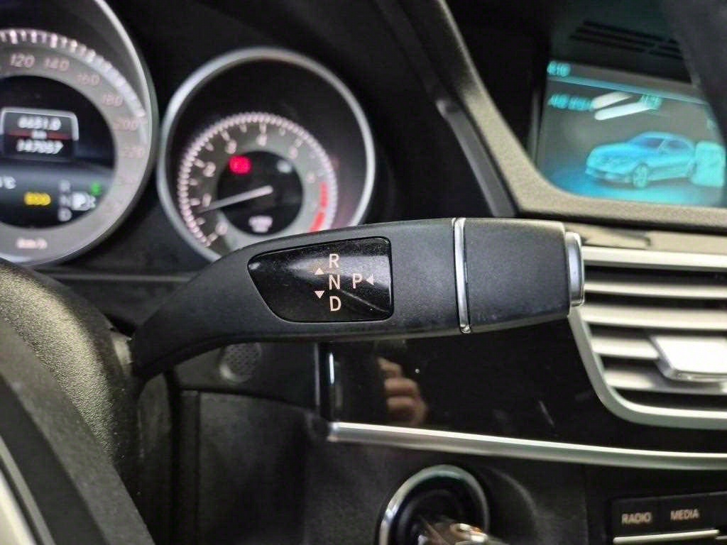 Mercedes Benz E class - Vista 8