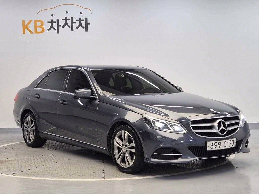 Mercedes Benz E class - Vista 4