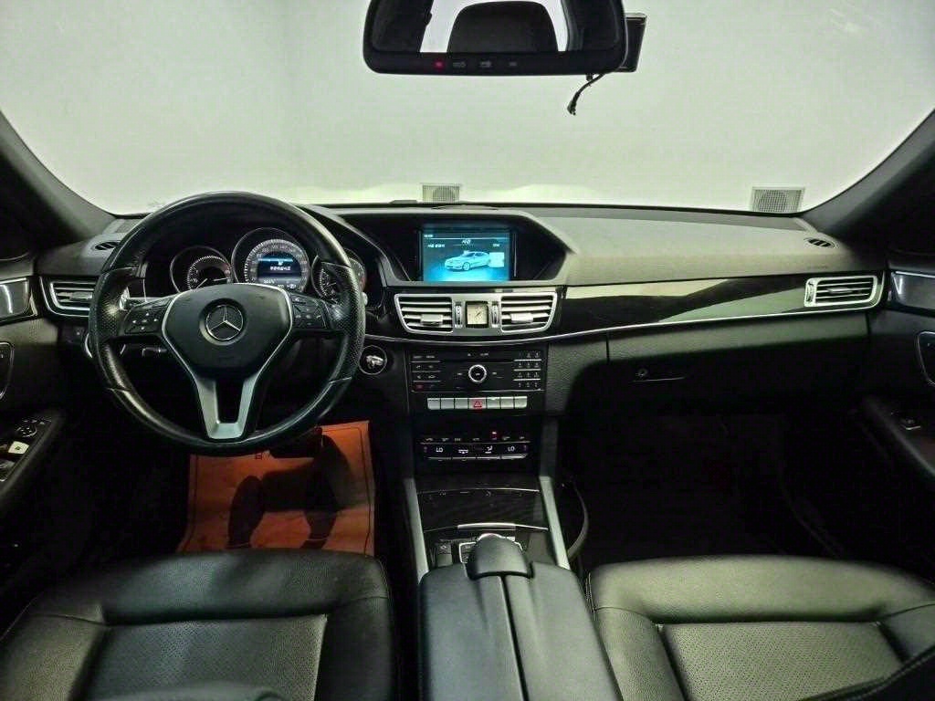 Mercedes Benz E class - Vista 7