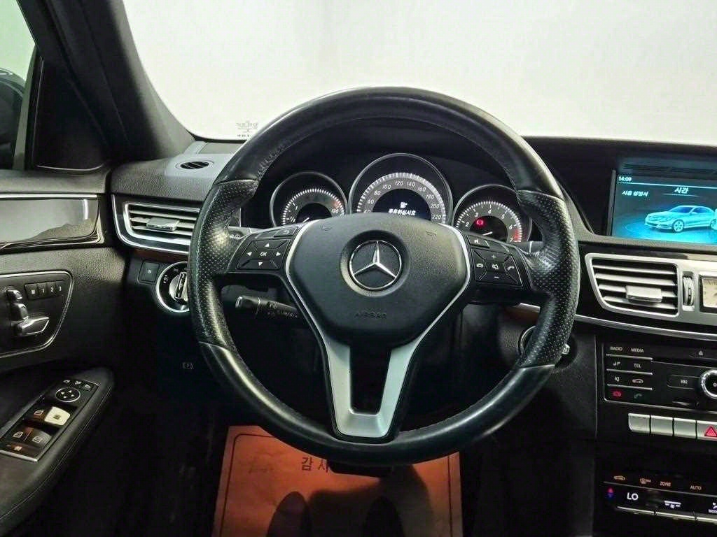 Mercedes Benz E class - Vista 9