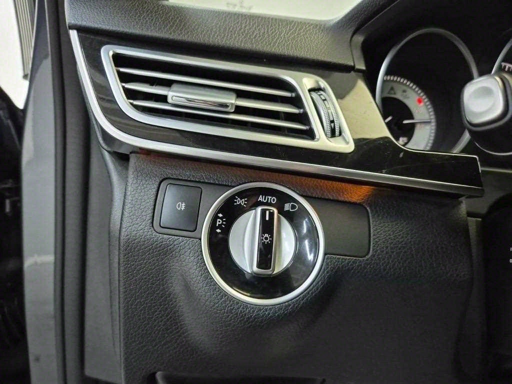 Mercedes Benz E class 2016 Gris - Importación desde Corea - HF Imports Iquique - Foto 19