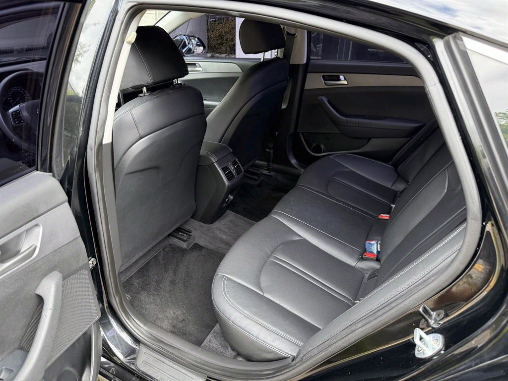 HYUNDAI Sonata - Vista 6