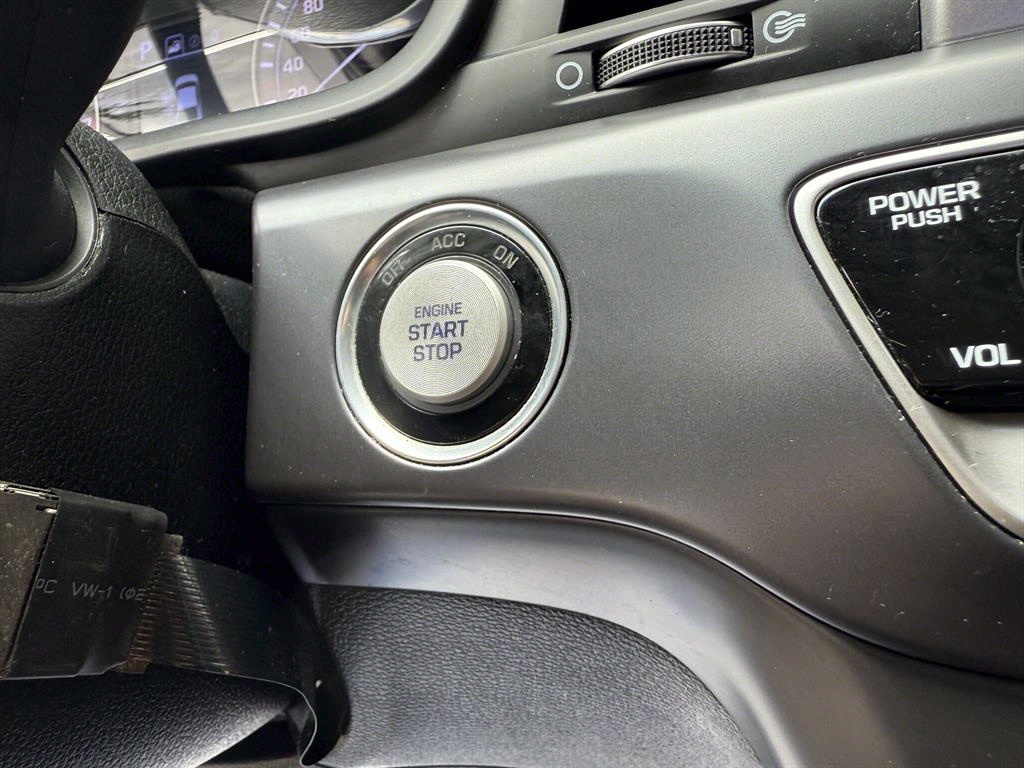 HYUNDAI Sonata - Vista 12