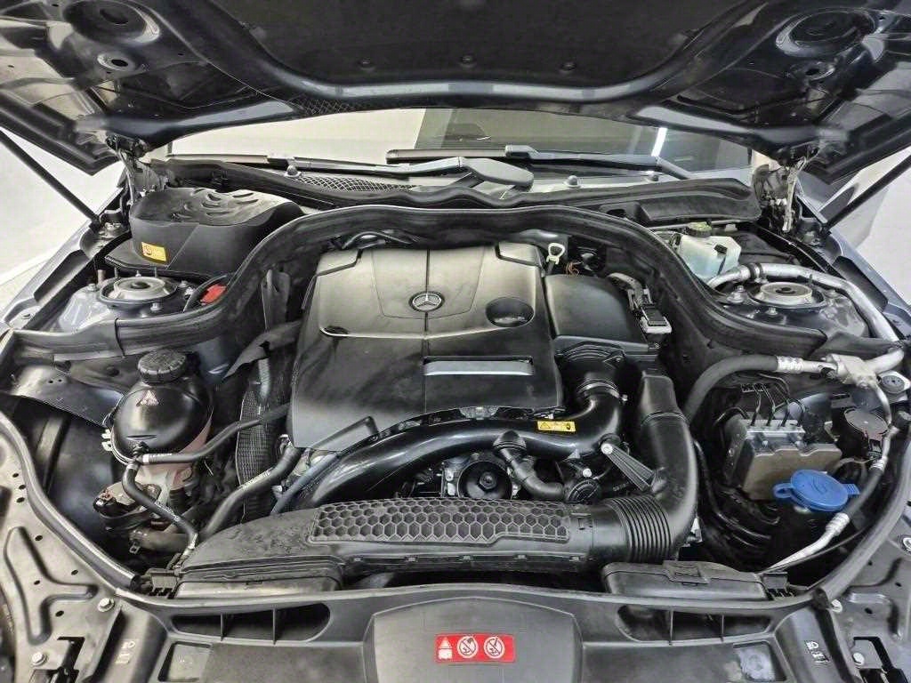 Mercedes Benz E class - Vista 5