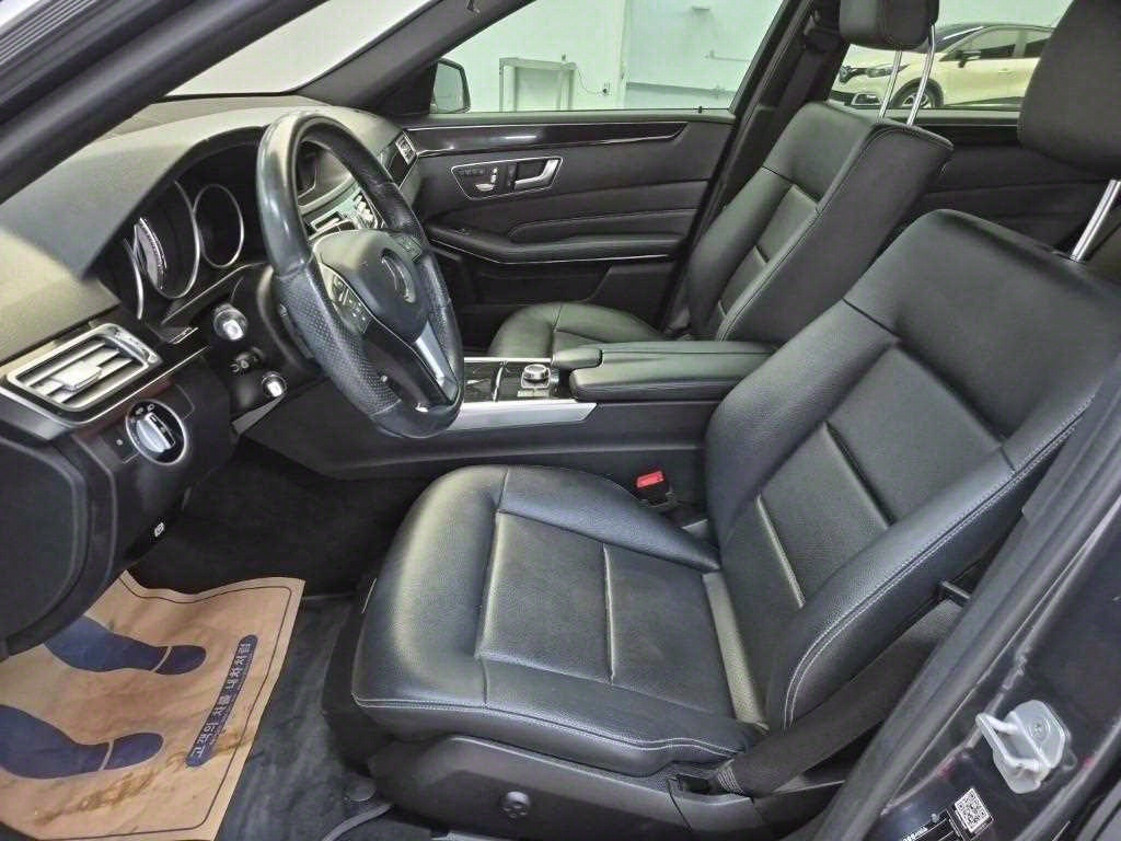 Mercedes Benz E class - Vista 11