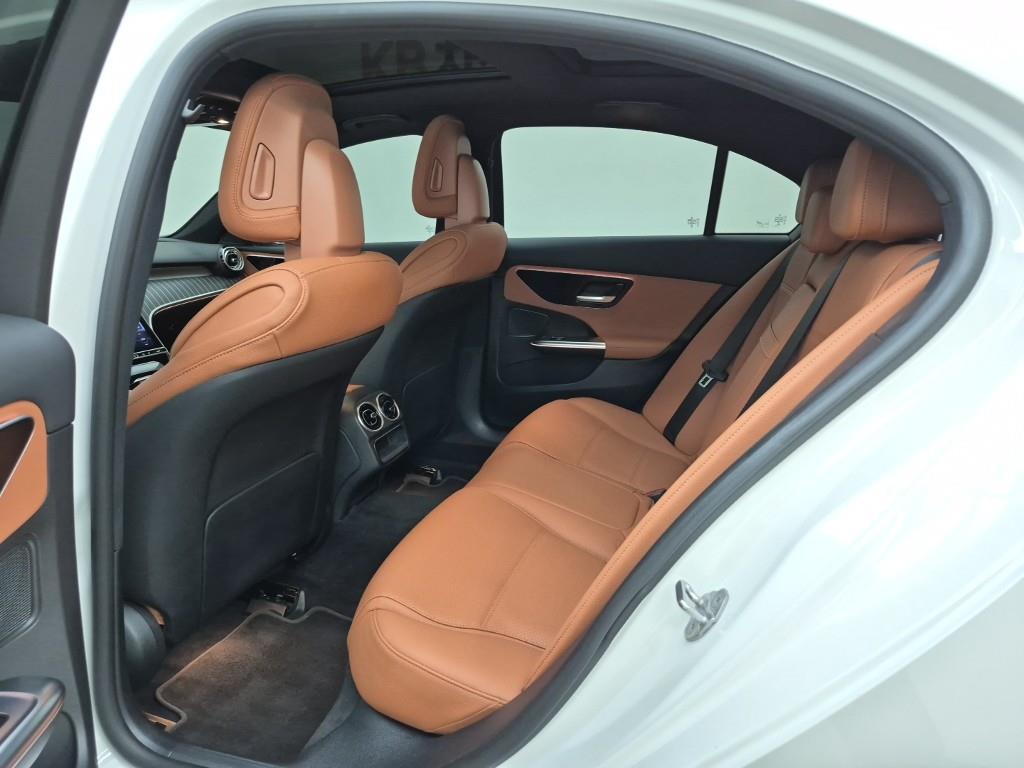 Mercedes Benz C Class - Vista 12