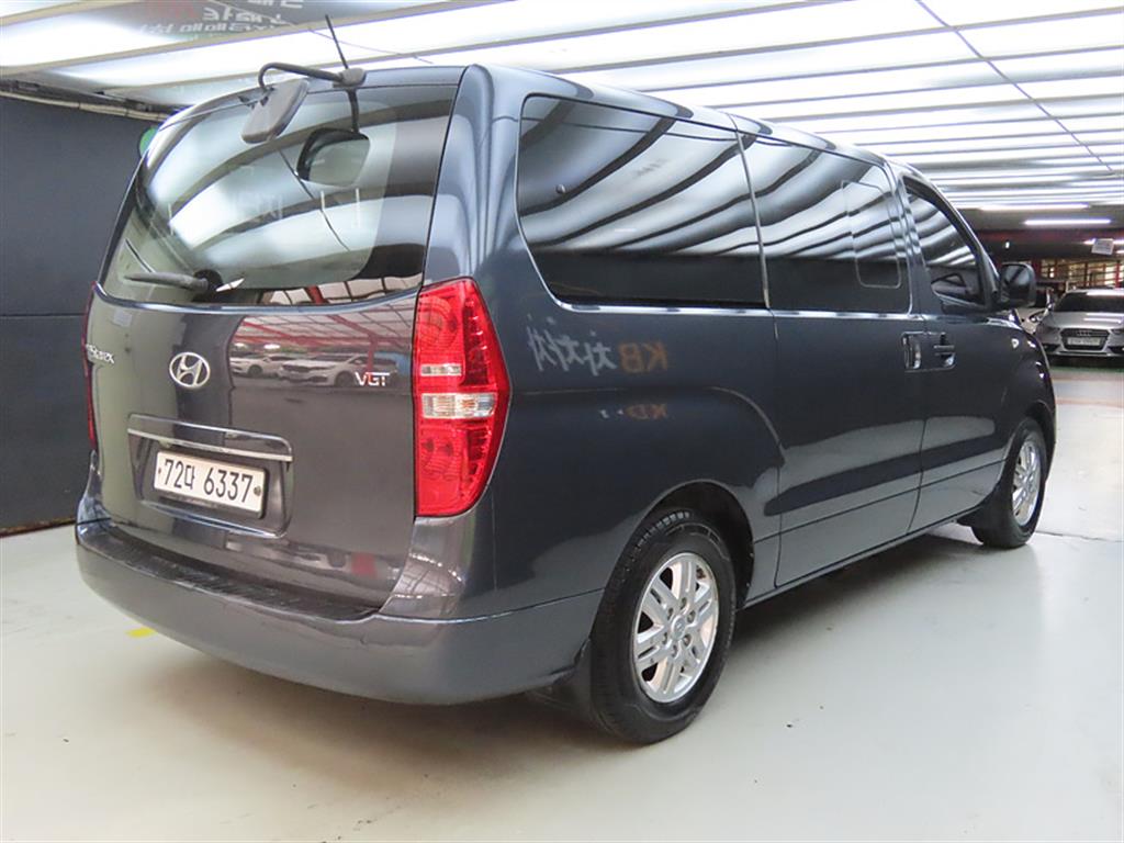 HYUNDAI Starex - Vista 4