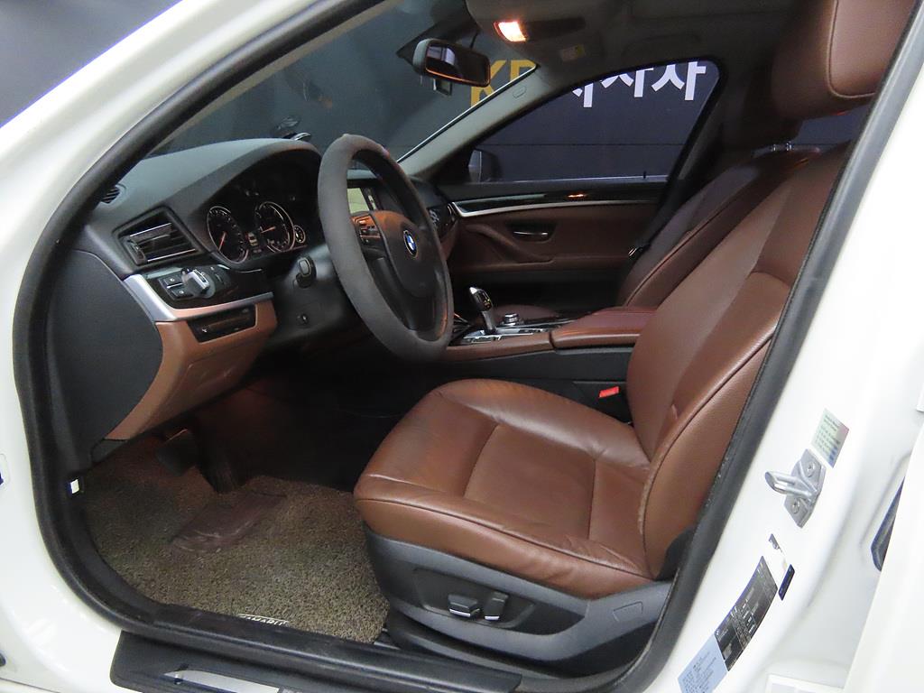 BMW 5 Series - Vista 5