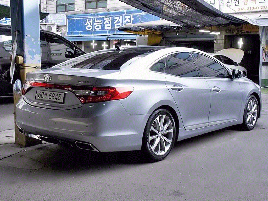 HYUNDAI Grandeur - Vista 7