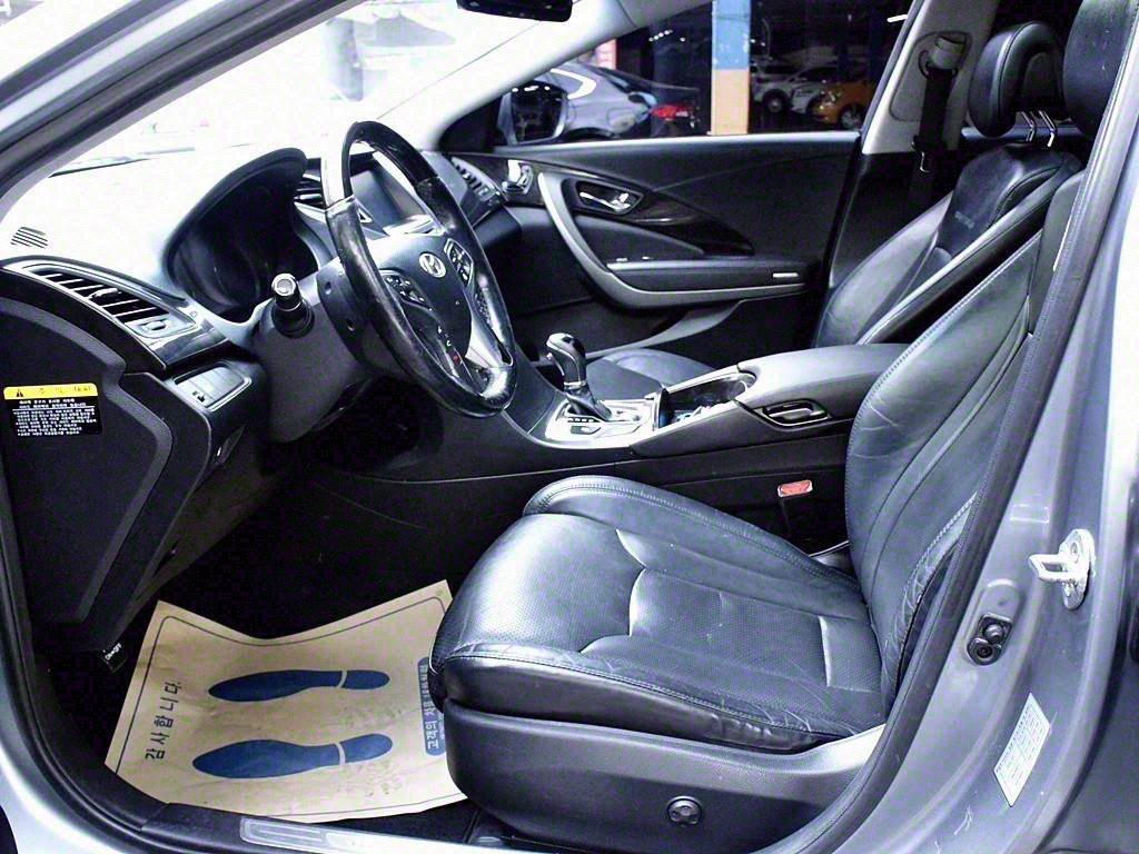 HYUNDAI Grandeur - Vista 9