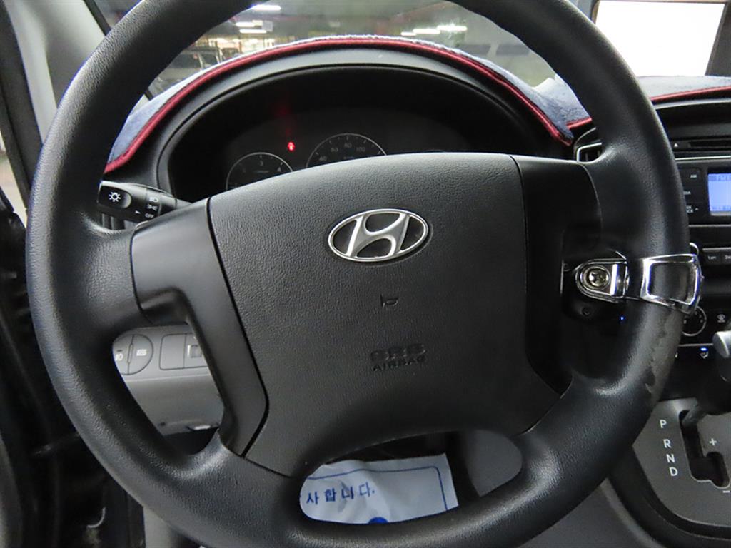 HYUNDAI Starex - Vista 8