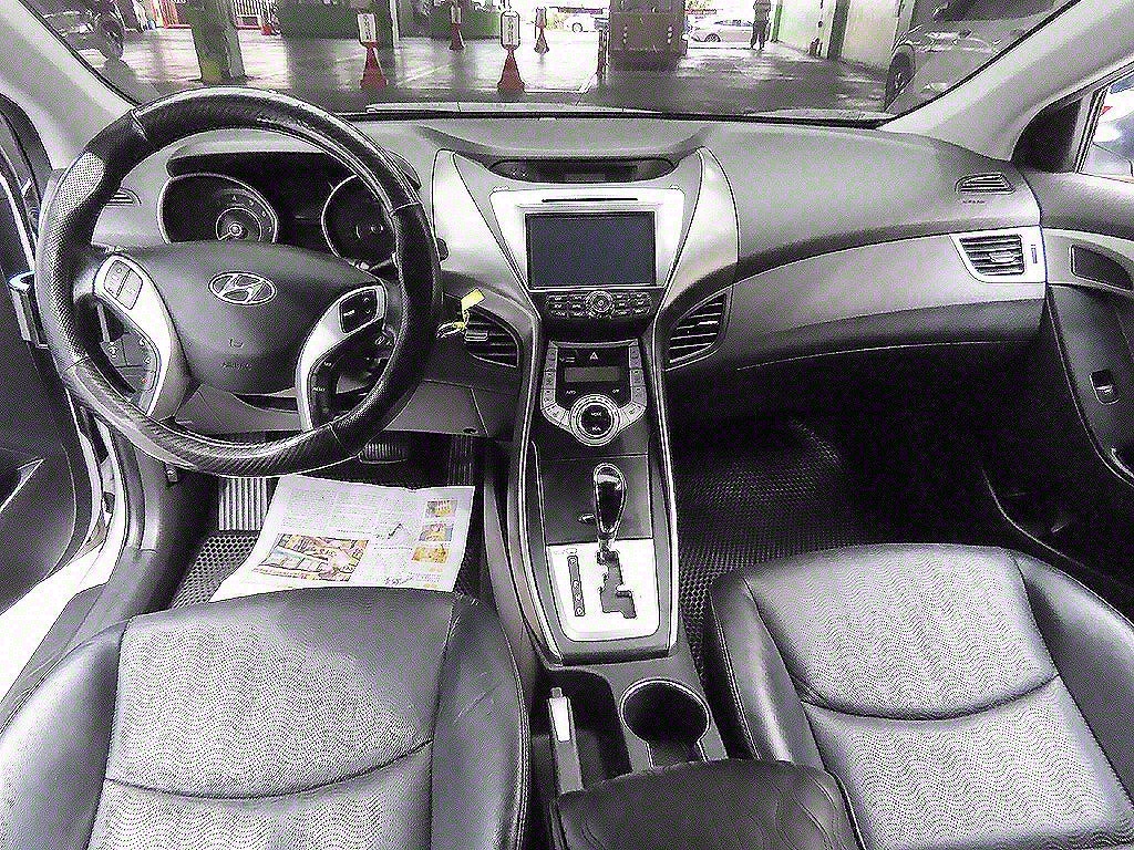 HYUNDAI Avante 2012 Blanco - Importación desde Corea - HF Imports Iquique - Foto 7