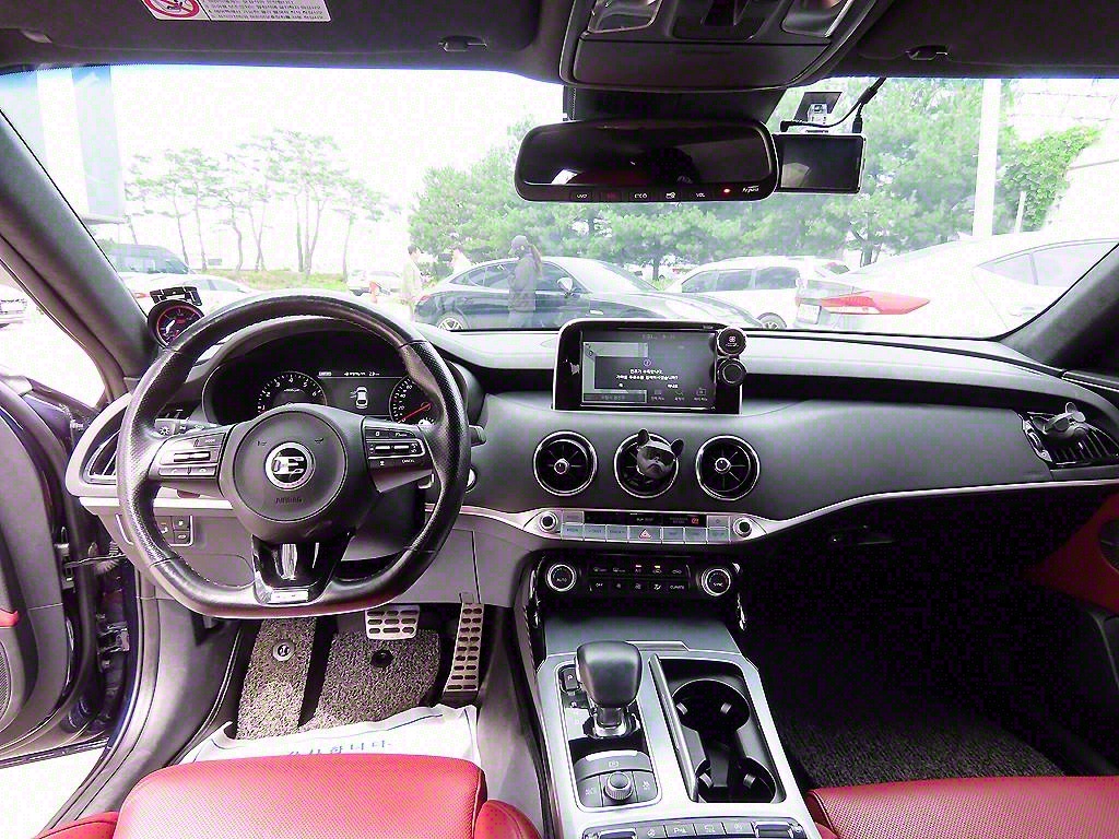 KIA Stinger - Vista 7