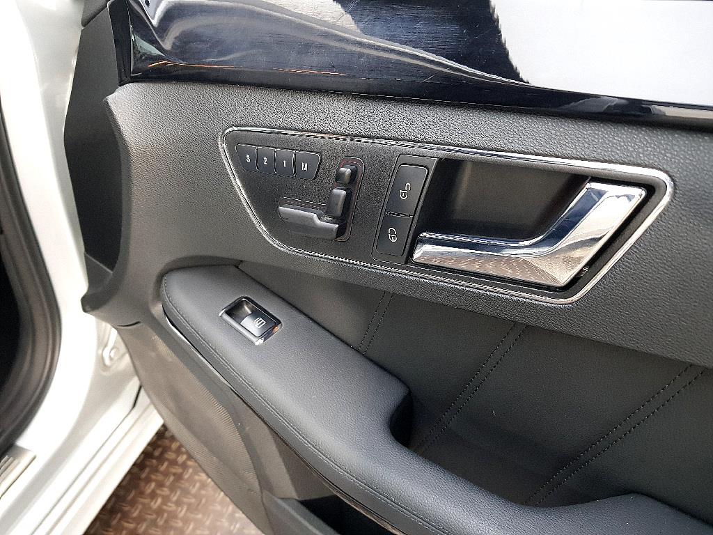 Mercedes Benz E class - Vista 12