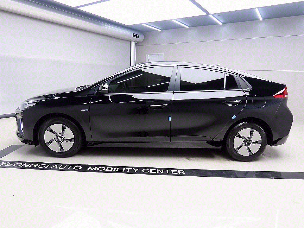 HYUNDAI Ioniq - Vista 4