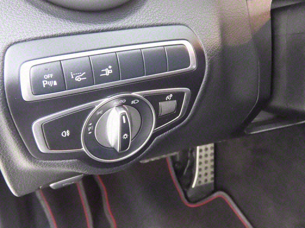 Mercedes Benz C Class - Vista 12