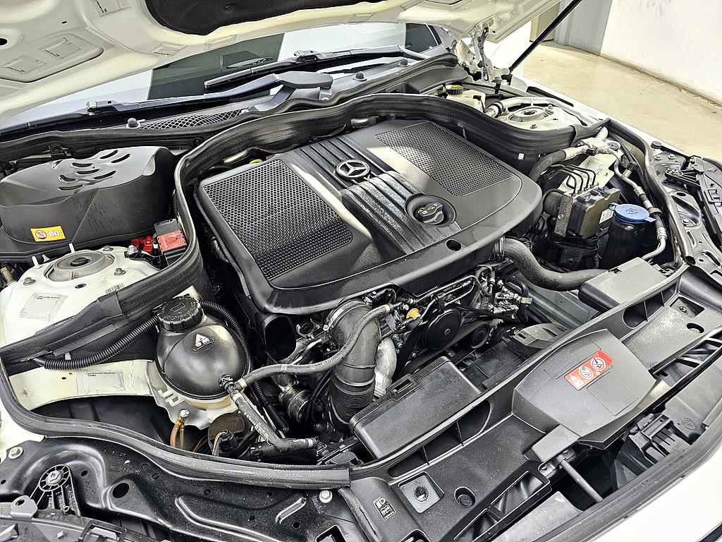 Mercedes Benz E class - Vista 6