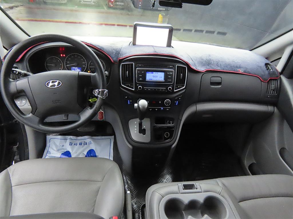 HYUNDAI Starex - Vista 7