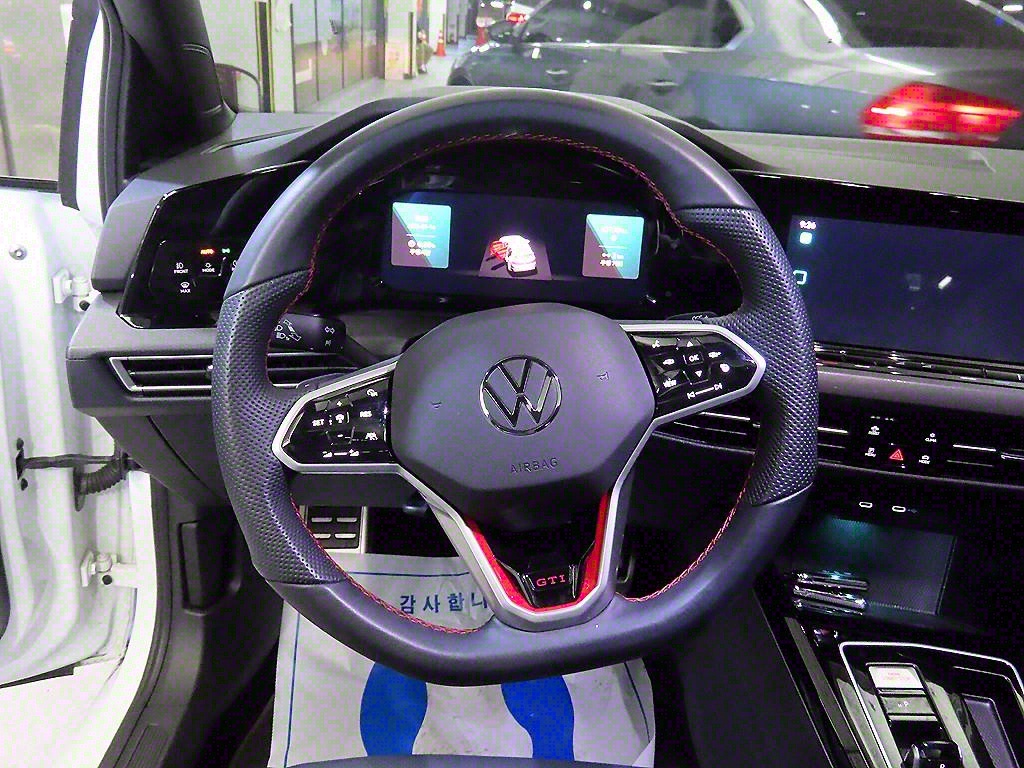 Volkswagen Golf - Vista 8