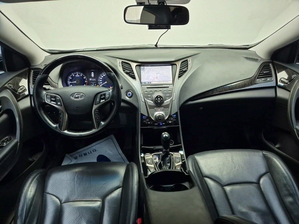 HYUNDAI Grandeur - Vista 7