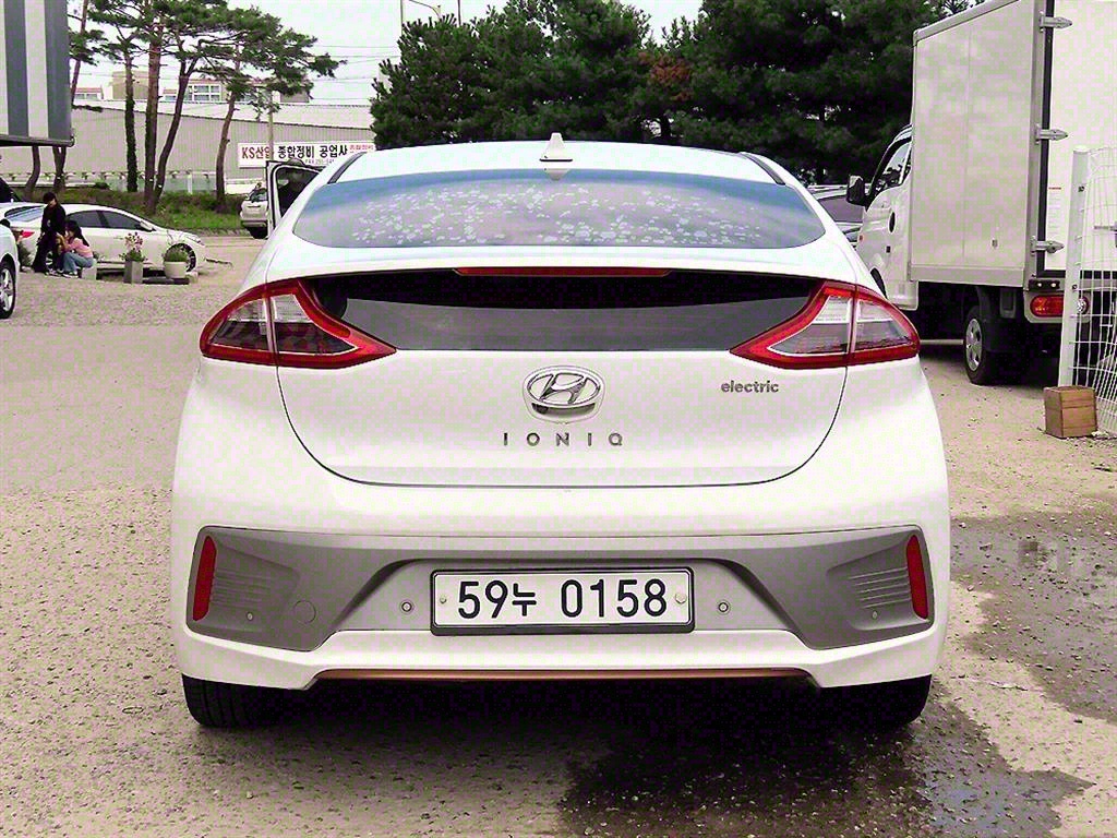 HYUNDAI Ioniq - Vista 4