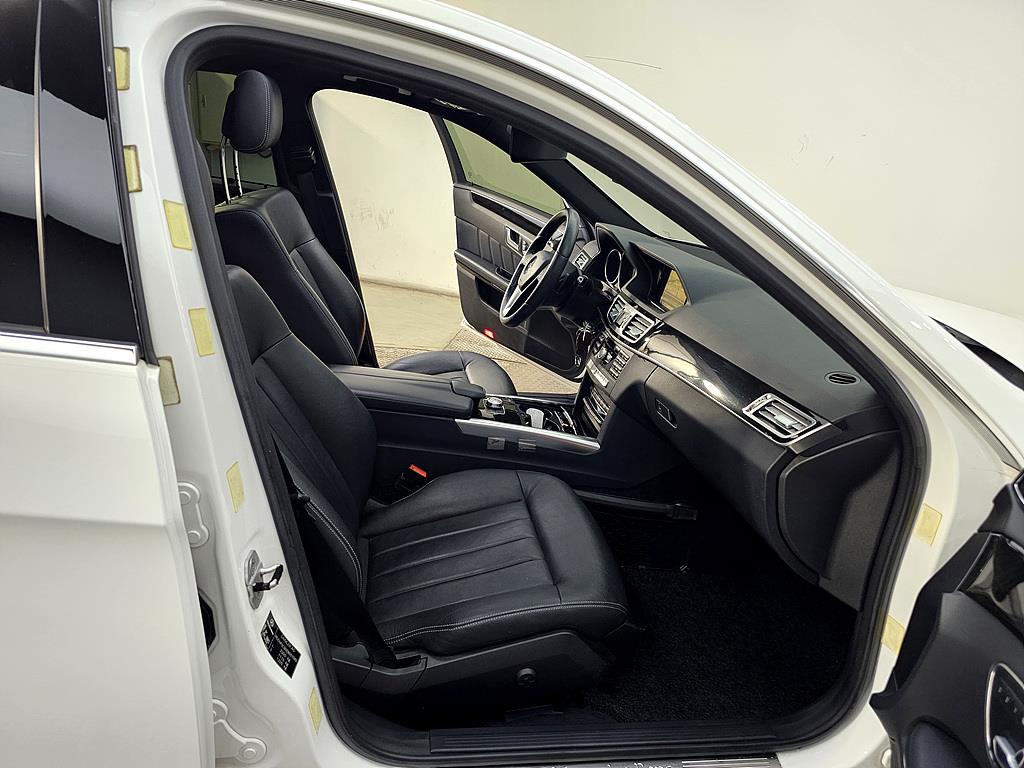 Mercedes Benz E class - Vista 11