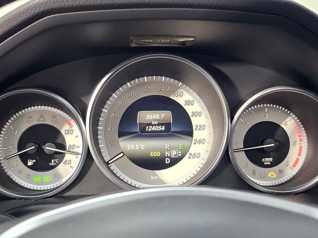 Mercedes Benz E class - Vista 7