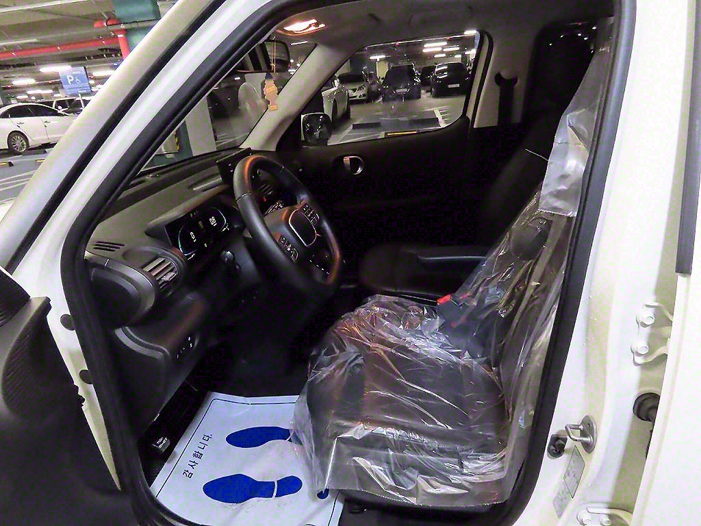 HYUNDAI Casper - Vista 6