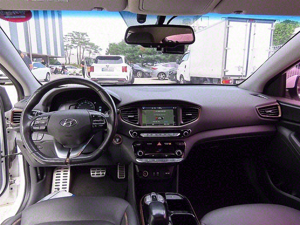 HYUNDAI Ioniq - Vista 7