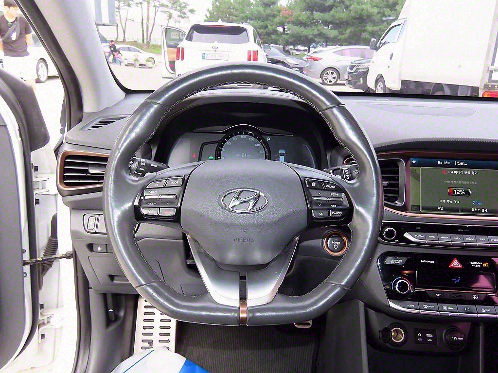 HYUNDAI Ioniq - Vista 8