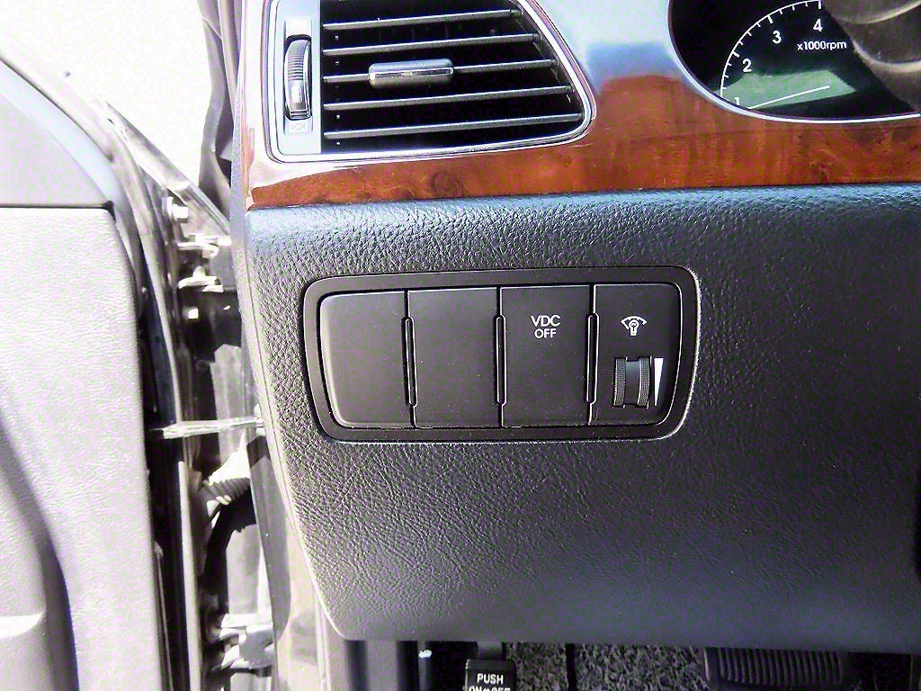 HYUNDAI Genesis - Vista 12