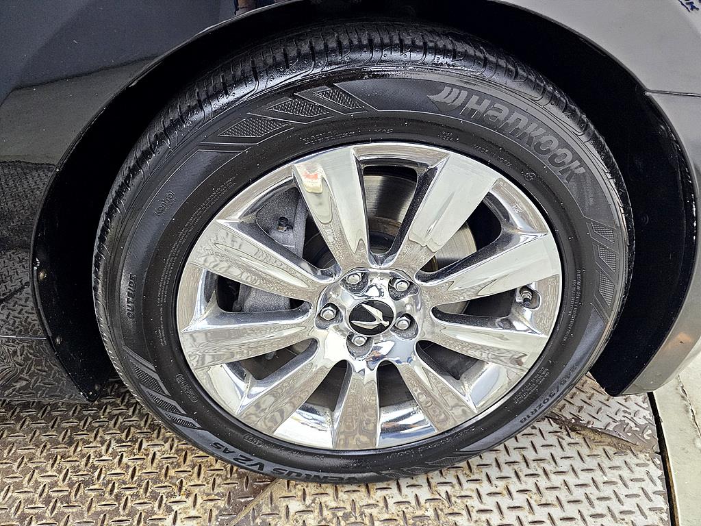 HYUNDAI Equus - Vista 9