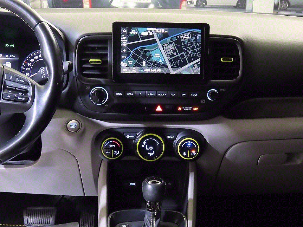 HYUNDAI Venue - Vista 11