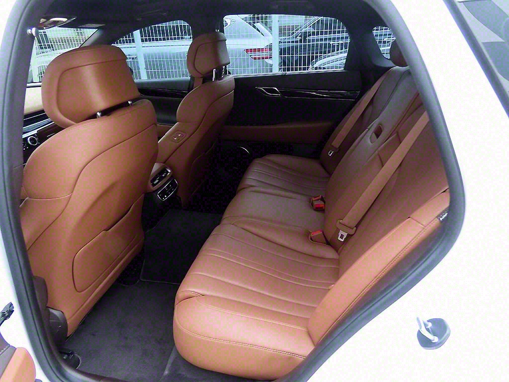 Genesis G80 - Vista 6